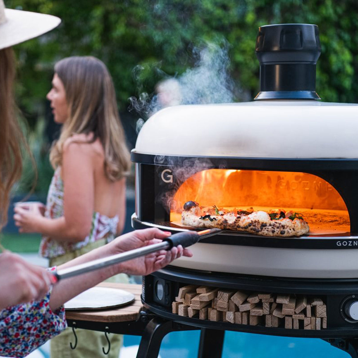 Gozney Dome Dual-Fuel Pizzaofen, cremeweiß