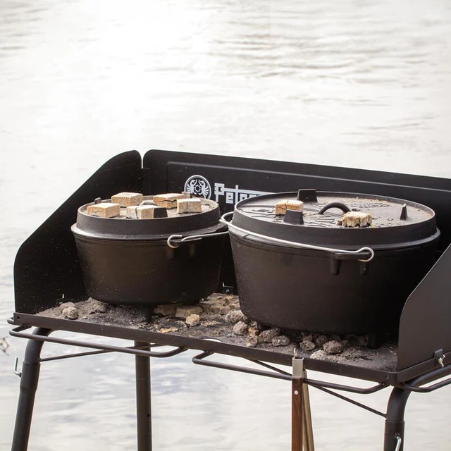 Petromax Feuertopf Tisch – Die professionelle Outdoor-Kochstation für Dutch Oven