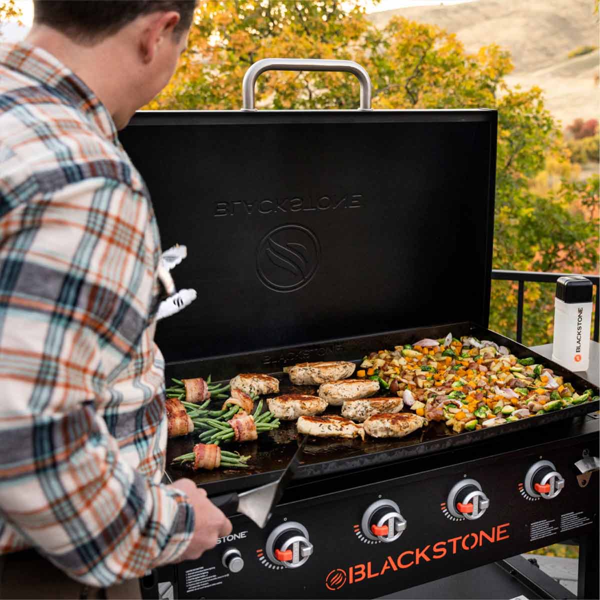 Blackstone Plancha Grill 36" Griddle mit Haube