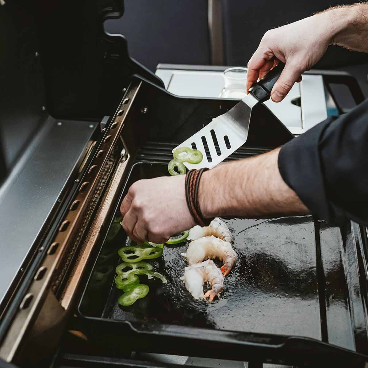 Enders Grillspachtel an der Plancha