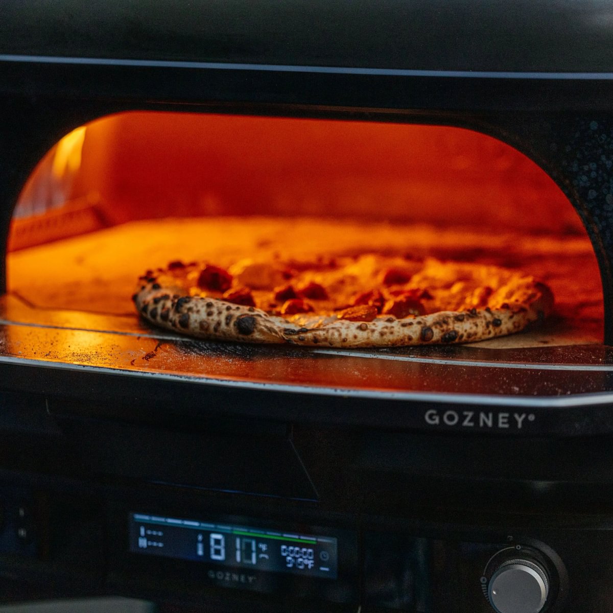 Gozney Pizzaofen Dome Gen 2.0 | Black Nahaufnahme Pizza