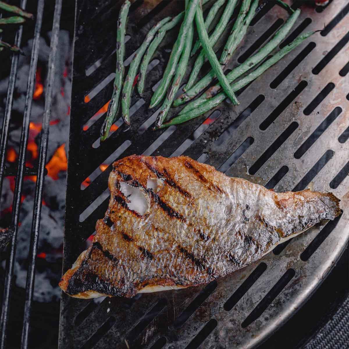 Kamado Joe Edelstahl-Auflage für Classic Joe, halbrund