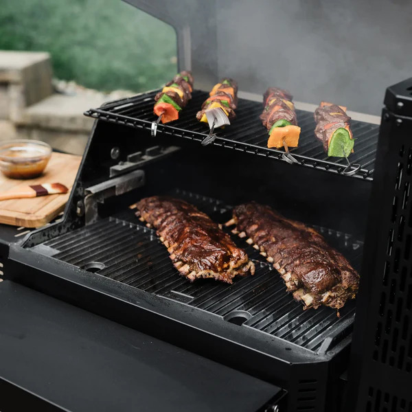 Masterbuilt® - Gravity Series™ 600 Digital Charcoal BBQ & Smoker