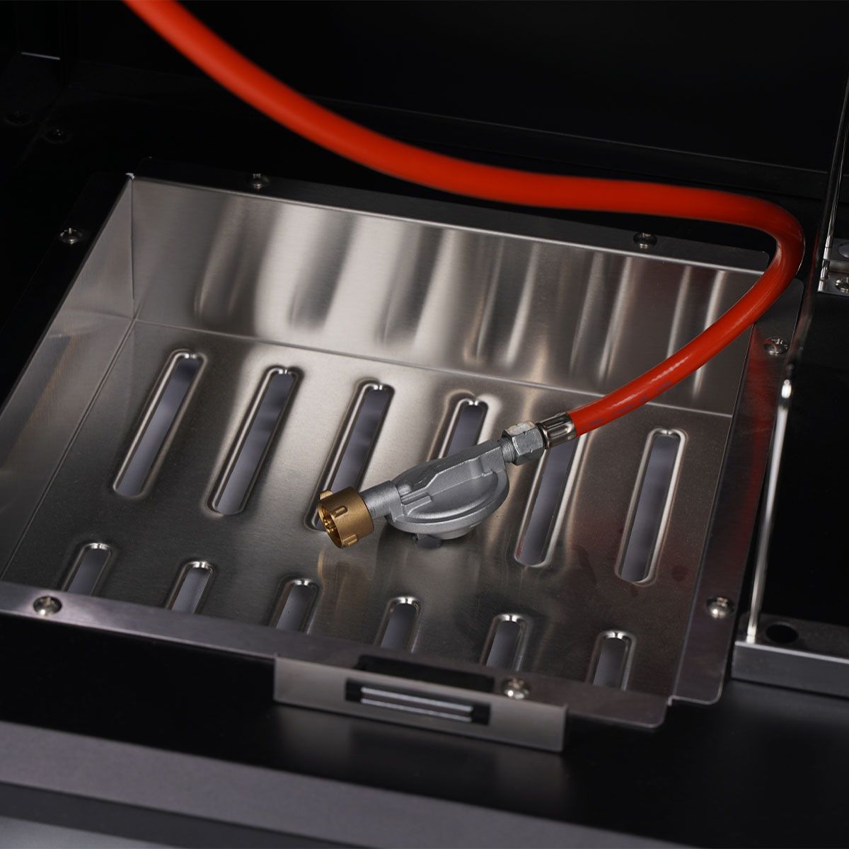 SANTOS S-401 Pro Schwarz mit funktionaler, eckiger Gasflaschenhalterung