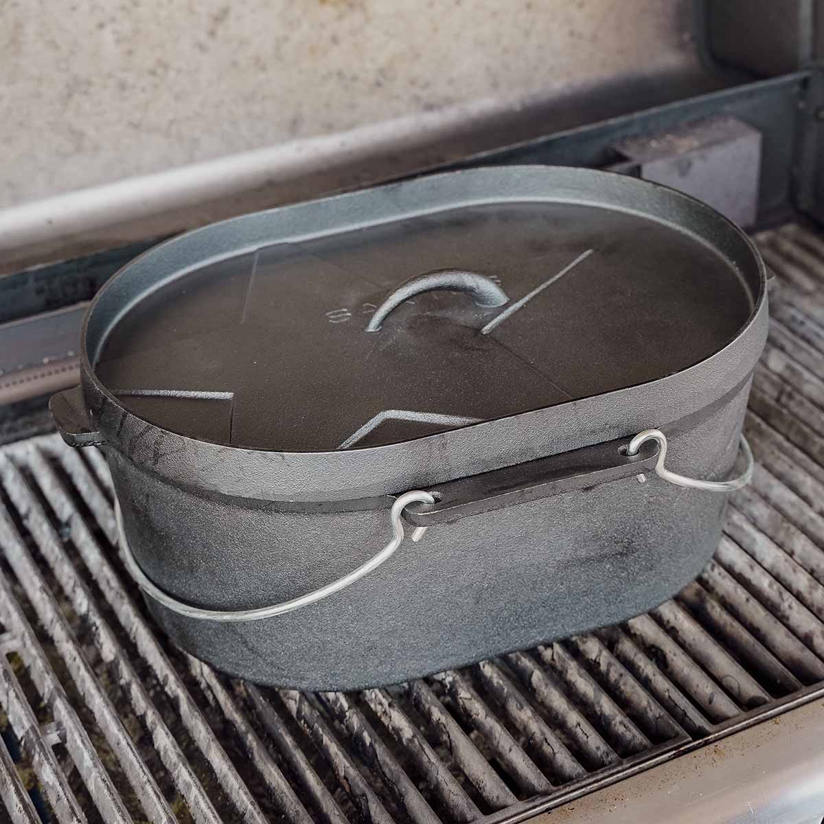 SANTOS Kastenform oval mit Deckel | Gusseisen | 42 x 31 cm