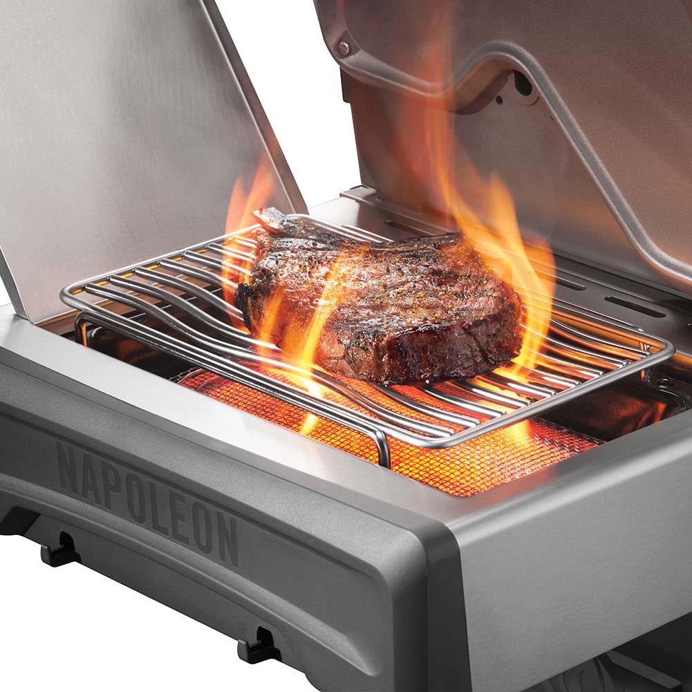 Napoleon Rogue PRO-S 625 mit Edelstahl Rosten | Edelstahl | inkl. SANTOS XXL Plancha