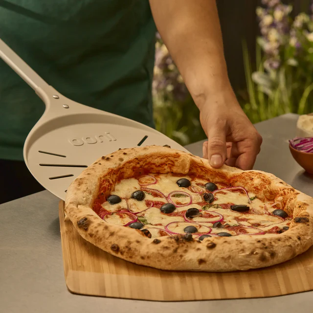Ooni Pizzawender – Präzise Kontrolle für perfekt gebackene Pizza