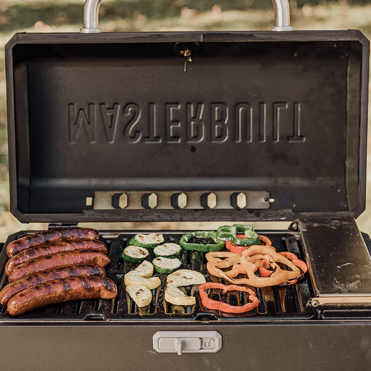 Masterbuilt Tragbarer Holzkohle-Grill und Smoker