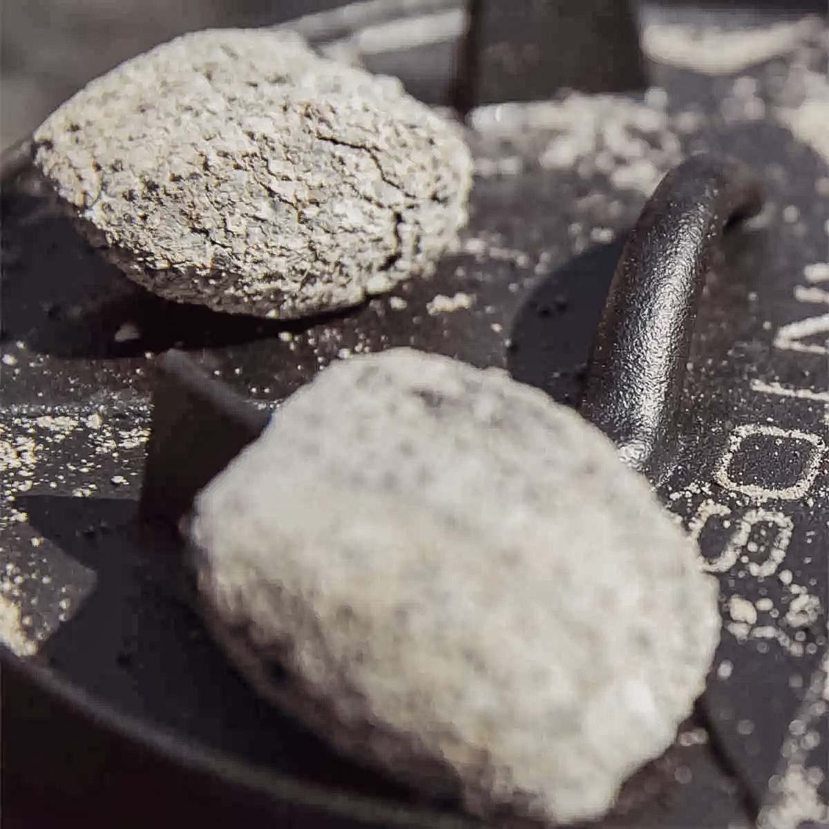 SANTOS Dutch Oven Feuertopf Schmortopf Camp Oven ca. 8 Liter / 9 Qt (ohne Füße) SANTOS Dutch Oven Feuertopf Schmortopf Camp Oven ca. 8 Liter / 9 Qt (ohne Füße)