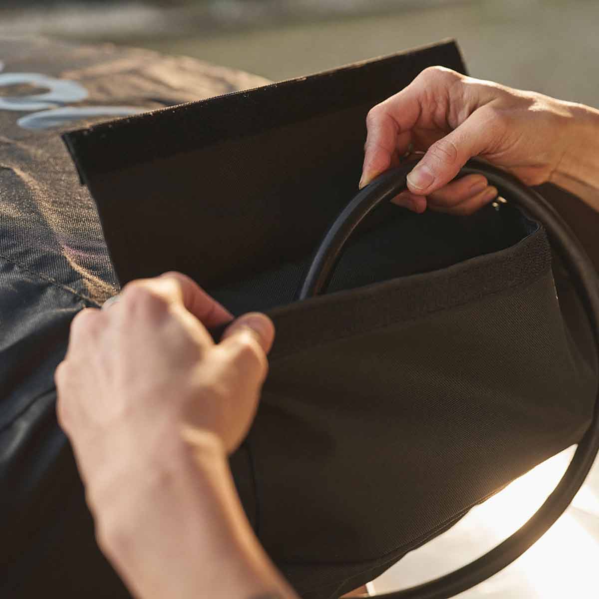 Ooni Abdeckhaube für Pizzaofen Koda 2 Pro Ooni Abdeckhaube für Pizzaofen Koda 2 Pro, Seitentasche zum Verstauen von Druckregler und Gasschlauch