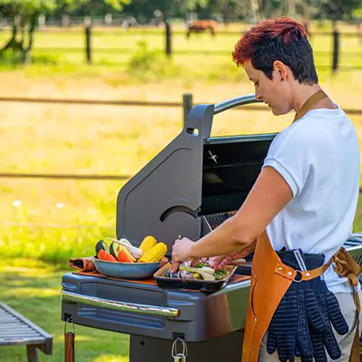 Feuermeisterin Premium BBQ Lederschürze | Nappaleder | Gognac | Größenverstellbar | ca. 60 x 80 cm