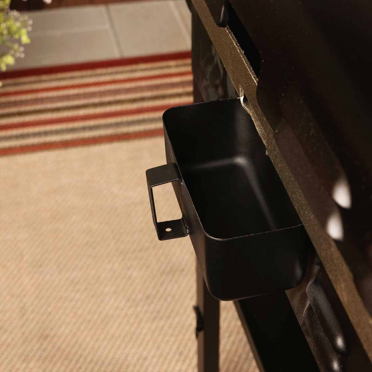 Blackstone Plancha Grill 28" Griddle mit Haube