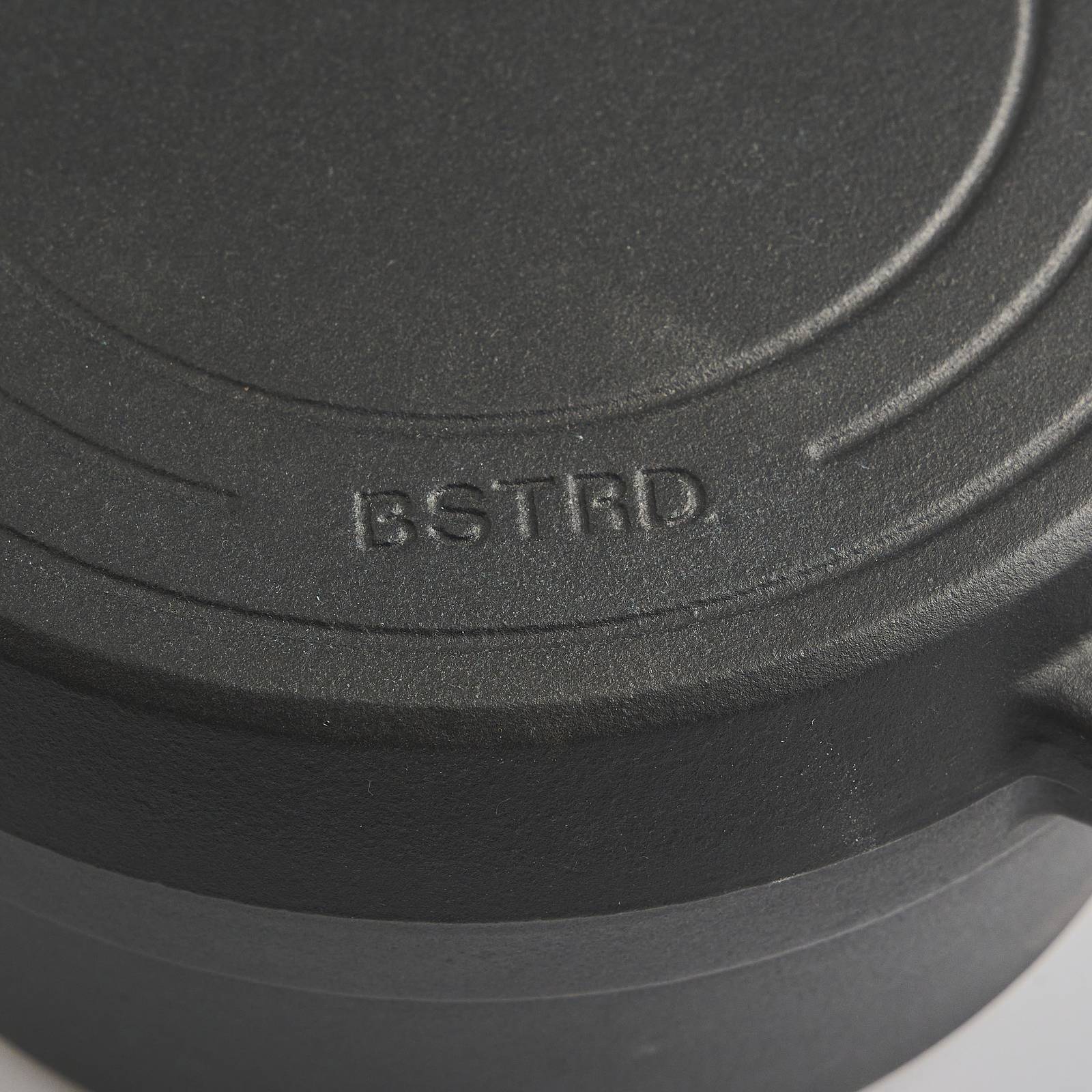 BSTRD. Dutch Oven 28