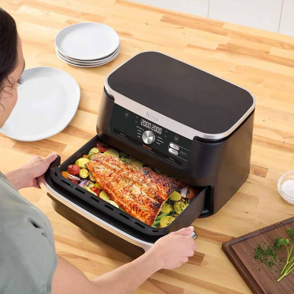 Ninja Foodi FlexDrawer Heißluftfritteuse, 10,4 Liter in Schwarz